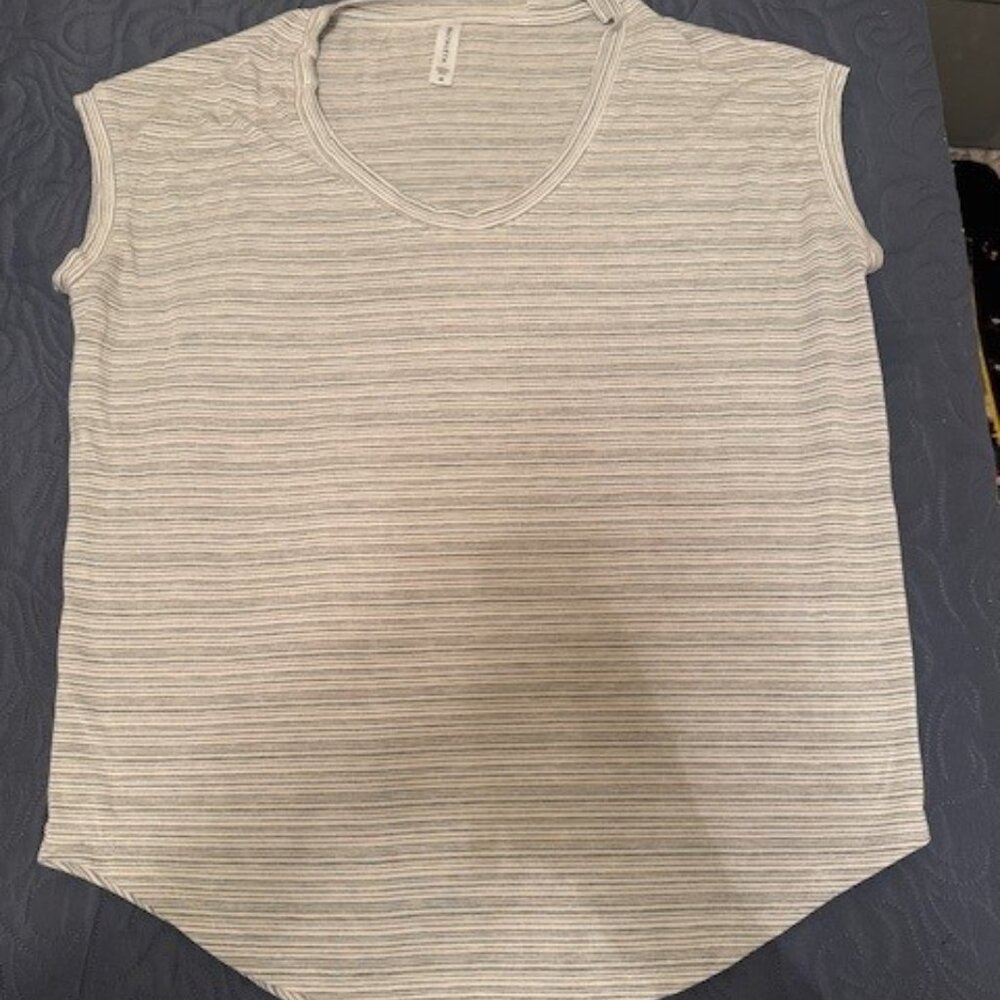 LADIES GRAY STRIPED ATHLETA CASUAL PULL OVER TOP SIZE MEDIUM